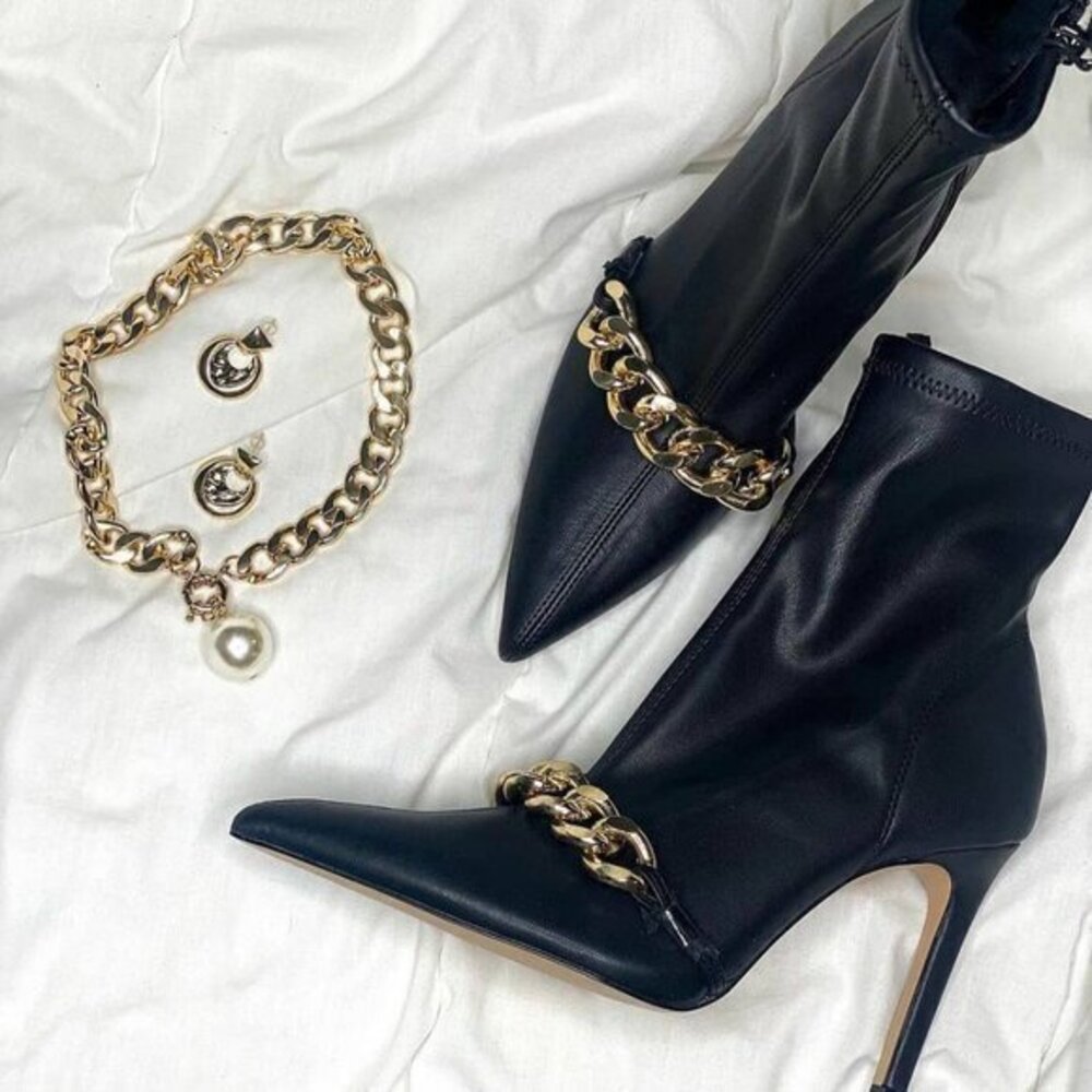 LAST ONE!!! BLOGGER FAVE!!! ZARA Pointed Toe Booties